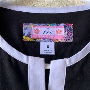 Koi scrub top